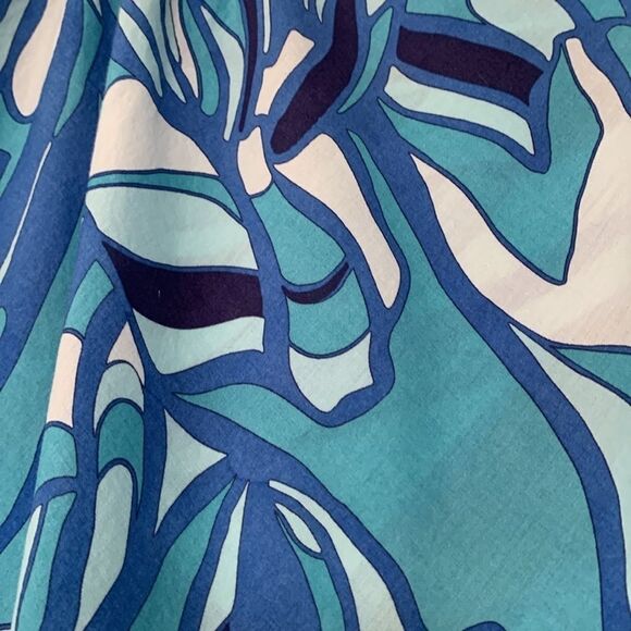 Blue bold print top medium - Picture 4 of 10